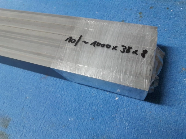 Kompaktplatten-Abschnitte, anthrazit - VE mit 10 St. ca. 1000 x 38 x 8 mm (LxBxD)