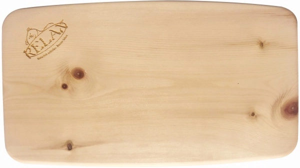 ZirbenSchneidebrett Beispiel: auf die Maserung, Äste und kleine Ausreißer in der Fräsung haben wir keinen Einfluss...